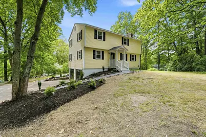 27 Gilcreast Road, Londonderry, NH 03053 - Photo 2