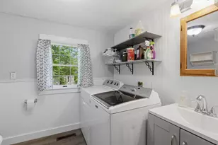 32 E Lull Pl, New Boston, NH 03070 - Photo 10