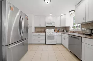 35 Iris Dr, Merrimack, NH 03054 - Photo 10