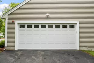 22 Dixon Dr, Litchfield, NH 03052 - Photo 6
