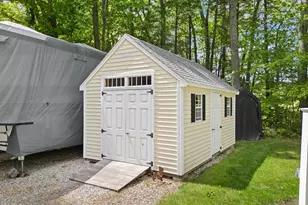 18 Paul Ave, Derry, NH 03038 - Photo 8