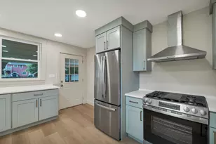 33 Spruce St, Concord, NH 03301 - Photo 6