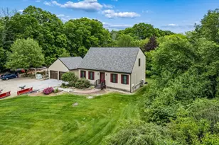 240 Sandown Rd, Chester, NH 03036 - Photo 6