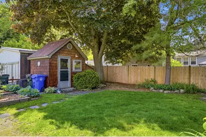 118 Highland Park Avenue, Manchester, NH 03109 - Photo 10