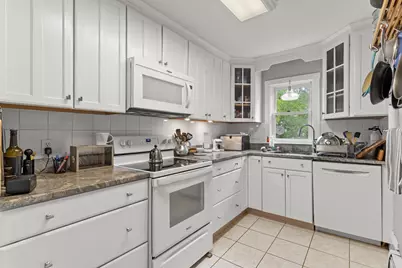 270 Orange Street #2, Manchester, NH 03104 - Photo 18