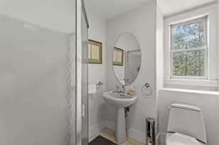 270 Orange St, Manchester, NH 03104 - Photo 30