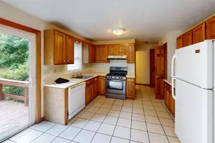 5A Mark St, Hudson, NH 03051 - Photo 2