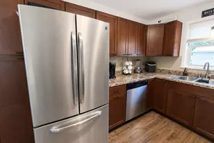 15 Hermanson St, Berlin, NH 03570 - Photo 2
