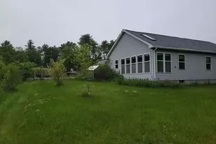 42 Chester Rd, Raymond, NH 03077 - Photo 4