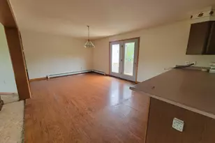 42 Chester Rd, Raymond, NH 03077 - Photo 10