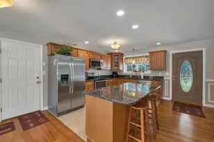 14 Preston St, Goffstown, NH 03045 - Photo 8