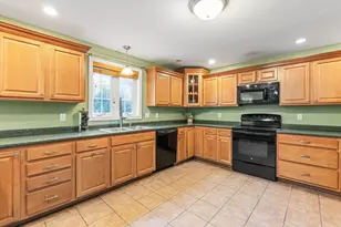34 Chestnut Dr, Allenstown, NH 03275 - Photo 10