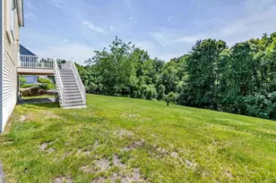 11 Nutfield Dr, Londonderry, NH 03053 - Photo 6