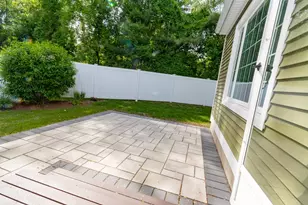 152 Straw Hill Rd, Manchester, NH 03104 - Photo 32
