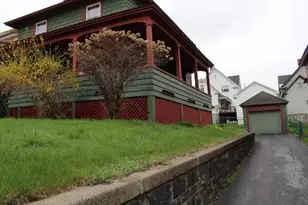 182 Madison Ave, Berlin, NH 03570 - Photo 2