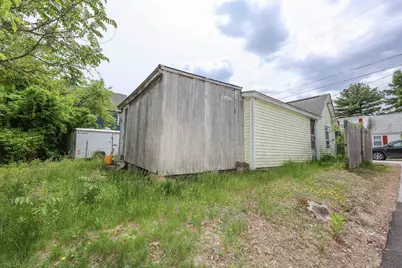 186 Peabody Avenue, Manchester, NH 03109 - Photo 18