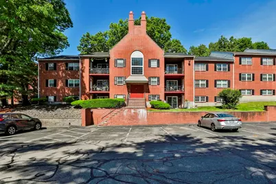 4 Unit 6 Louisburg Square #6, Nashua, NH 03060 - Photo 2