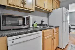 4 Louisburg Square, Nashua, NH 03060 - Photo 8