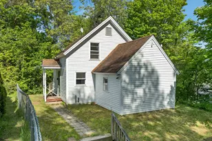 39 Summit St, Franklin, NH 03235 - Photo 1