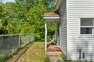 39 Summit St, Franklin, NH 03235 - Photo 2