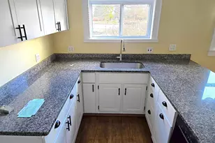 2 Thomas St, Concord, NH 03301 - Photo 12