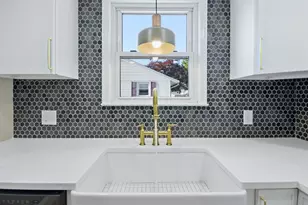 161 S Gray St, Manchester, NH 03103 - Photo 6