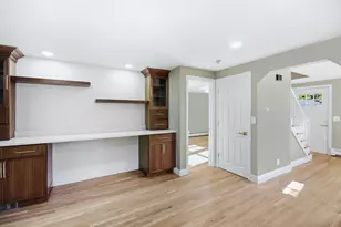 161 S Gray St, Manchester, NH 03103 - Photo 8