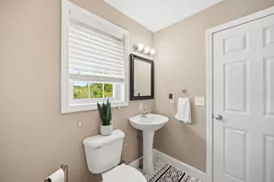 317 University Cir, Hooksett, NH 03106 - Photo 44