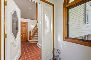 19 Wedgewood Dr, Londonderry, NH 03053 - Photo 2