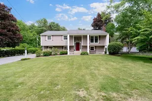 2 Harding Rd, Portsmouth, NH 03801 - Photo 2