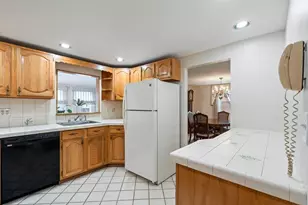 2 Harding Rd, Portsmouth, NH 03801 - Photo 6