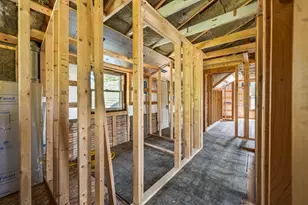 44 Alpine St, Gorham, NH 03581 - Photo 8