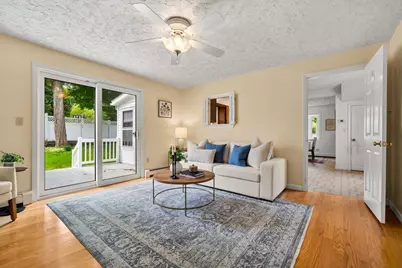 8 Maplewood Avenue, Manchester, NH 03102 - Photo 14