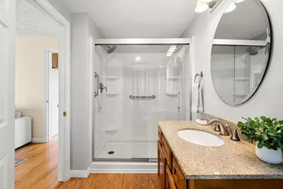 8 Maplewood Avenue, Manchester, NH 03102 - Photo 16