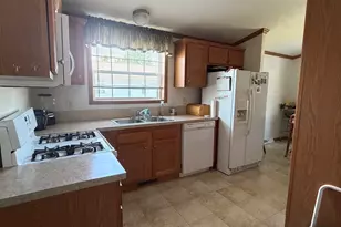 19 Holly Park Ln, Rochester, NH 03867 - Photo 16