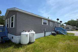 19 Holly Park Ln, Rochester, NH 03867 - Photo 14