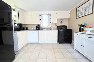 28 Mill St, Belmont, NH 03220 - Photo 6