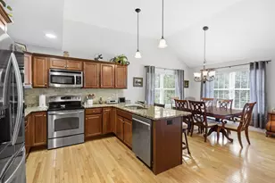 125 Brody Ln, Hudson, NH 03051 - Photo 16