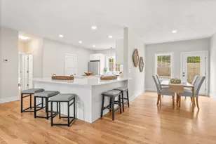 71 Driftwood Cir, Sandown, NH 03873 - Photo 10