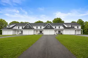 71 Driftwood Cir, Sandown, NH 03873 - Photo 28