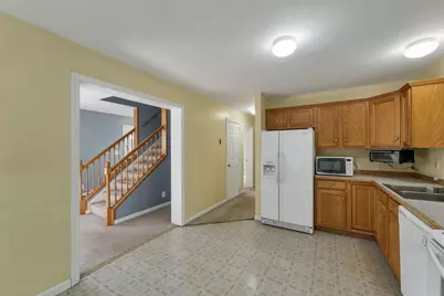 29 Lawrence Road, Salem, NH 03079 - Photo 4