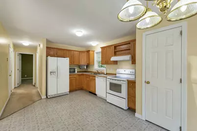 29 Lawrence Road, Salem, NH 03079 - Photo 6