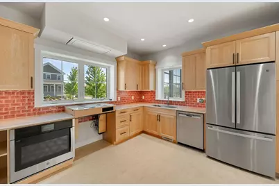 225 Midland Avenue, South Burlington, VT 05403 - Photo 6