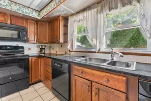 102 Bank St, Lebanon, NH 03766 - Photo 12