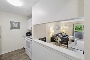 132 Eastern Ave, Manchester, NH 03104 - Photo 8