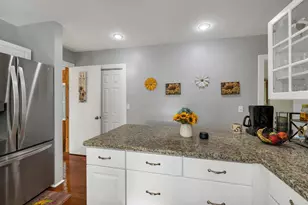 2263 Elm St, Manchester, NH 03104 - Photo 12