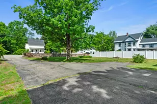148 Charles St, Rochester, NH 03867 - Photo 4