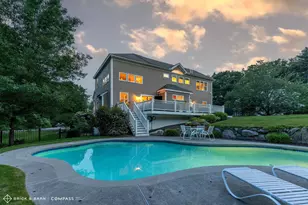 8 Heron Way, Stratham, NH 03885 - Photo 2