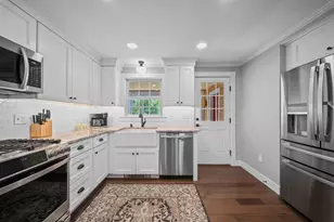 232 Dover Point Rd, Dover, NH 03820 - Photo 2