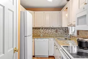 31 Tigertail Circle, Derry, NH 03038 - Photo 18